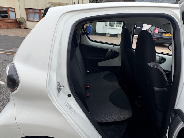Used Toyota AYGO 2014 for sale - 76239348: Photo 32