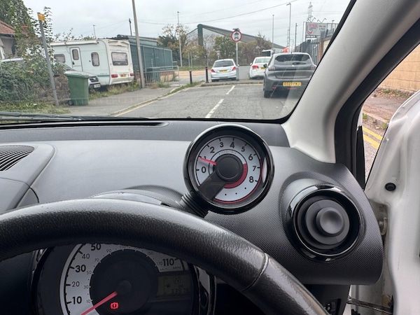 Used Toyota AYGO 2014 for sale - 76239348: Photo 37