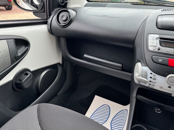 Used Toyota AYGO 2014 for sale - 76239348: Photo 40