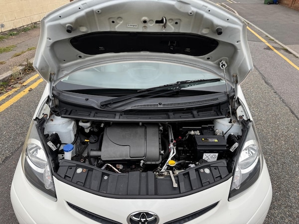 Used Toyota AYGO 2014 for sale - 76239348: Photo 44