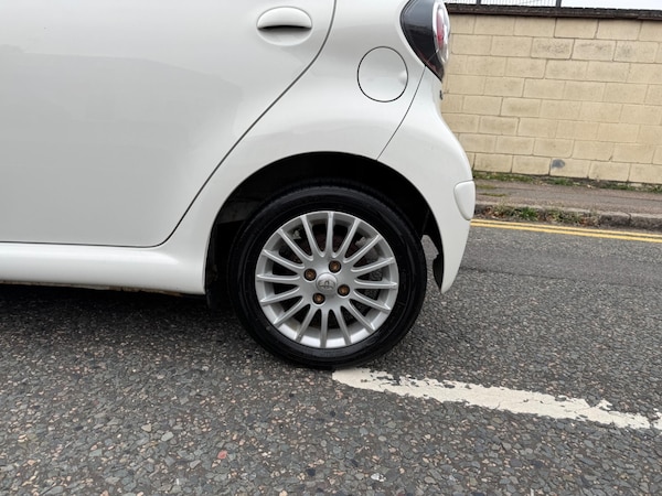 Used Toyota AYGO 2014 for sale - 76239348: Photo 46