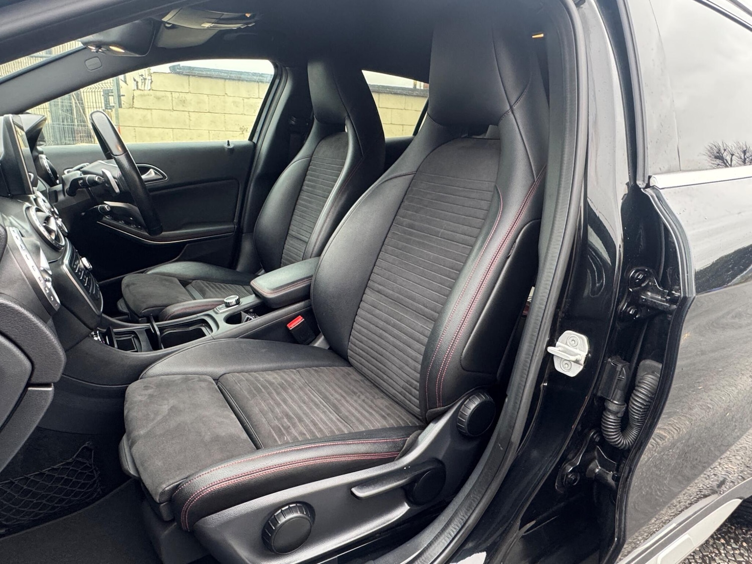 Used Mercedes-Benz GLA 2015 for sale - 77344390: Photo 24