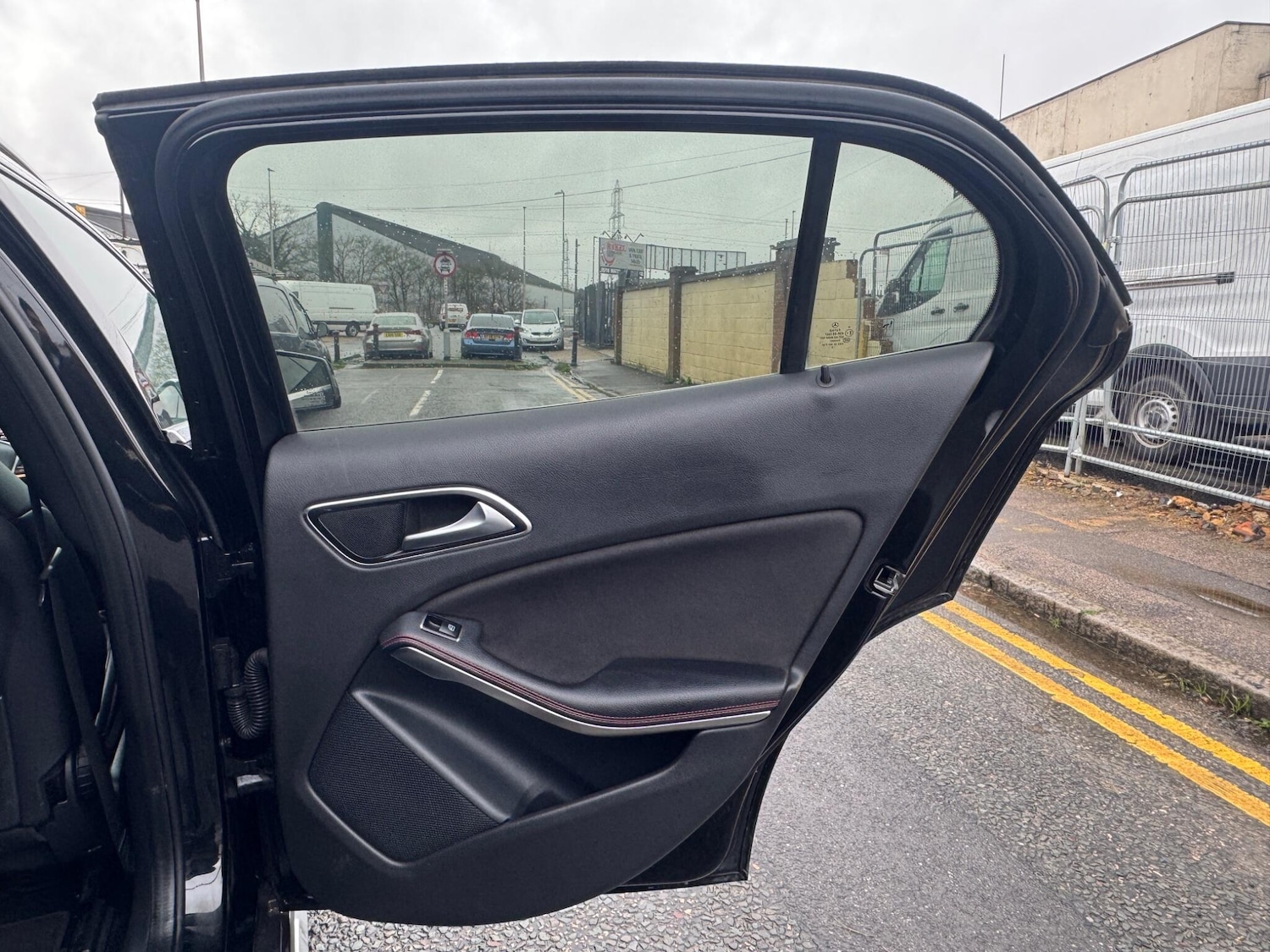 Used Mercedes-Benz GLA 2015 for sale - 77344390: Photo 32