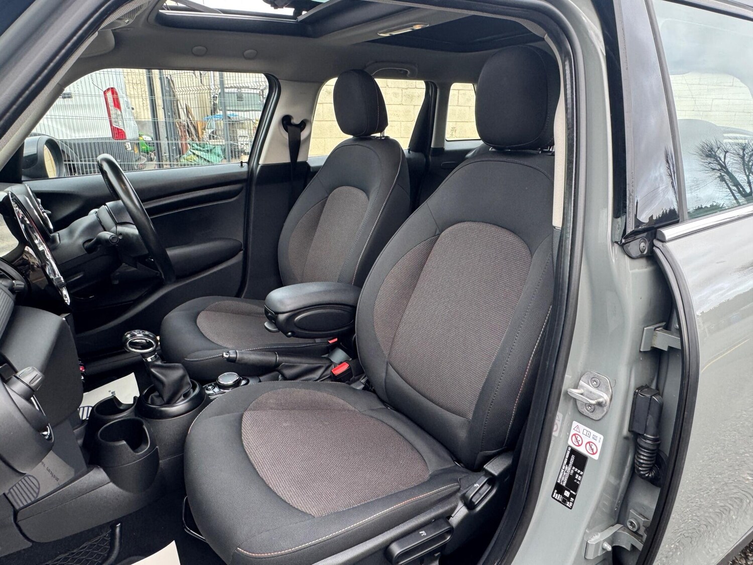 Used MINI Hatch 2018 for sale - 77395908: Photo 24