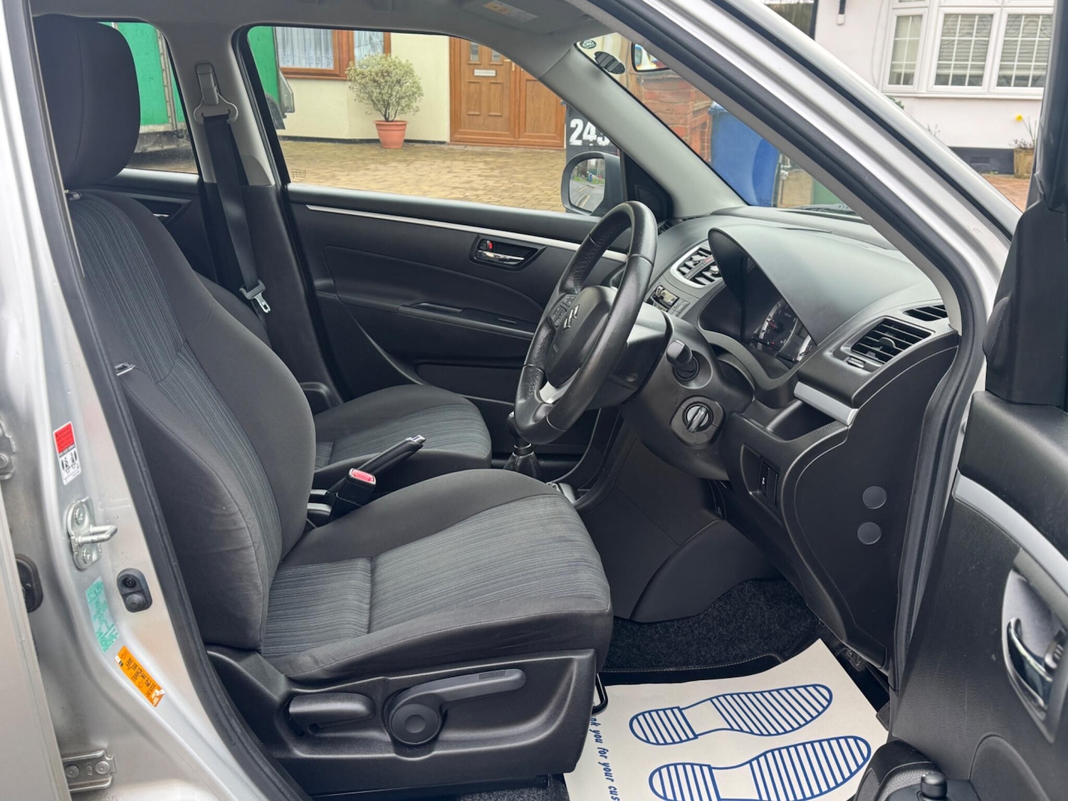 Used Suzuki Swift 2014 for sale - 77695873: Photo 16