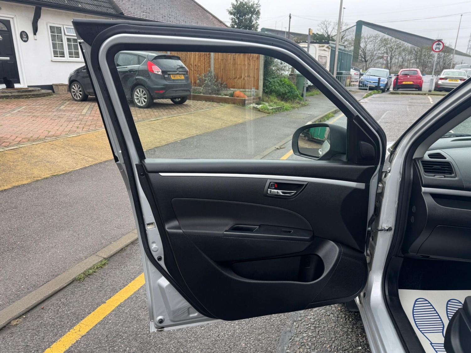 Used Suzuki Swift 2014 for sale - 77695873: Photo 23