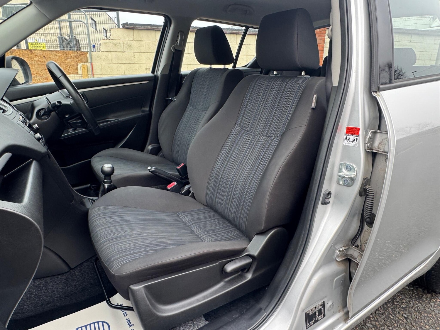 Used Suzuki Swift 2014 for sale - 77695873: Photo 24