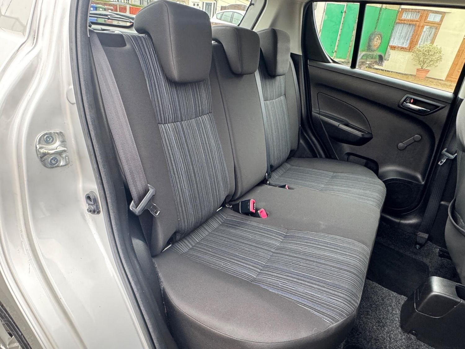 Used Suzuki Swift 2014 for sale - 77695873: Photo 35