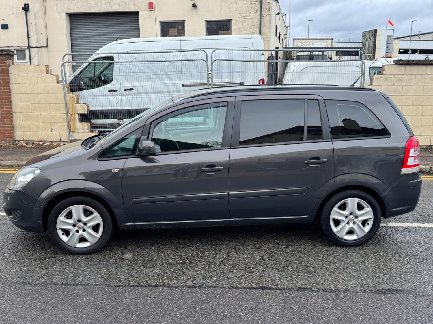 Used Vauxhall Zafira 2012 for sale - 76667348: Photo 6