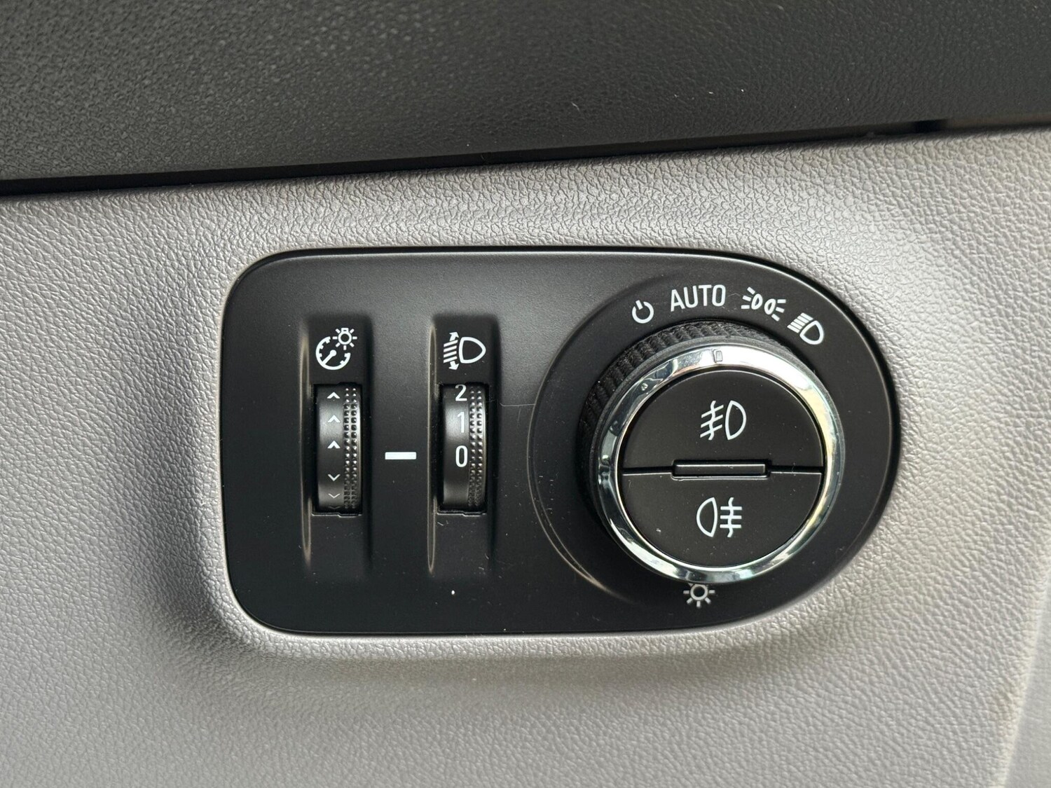 Used Vauxhall Corsa 2015 for sale - 76315162: Photo 37