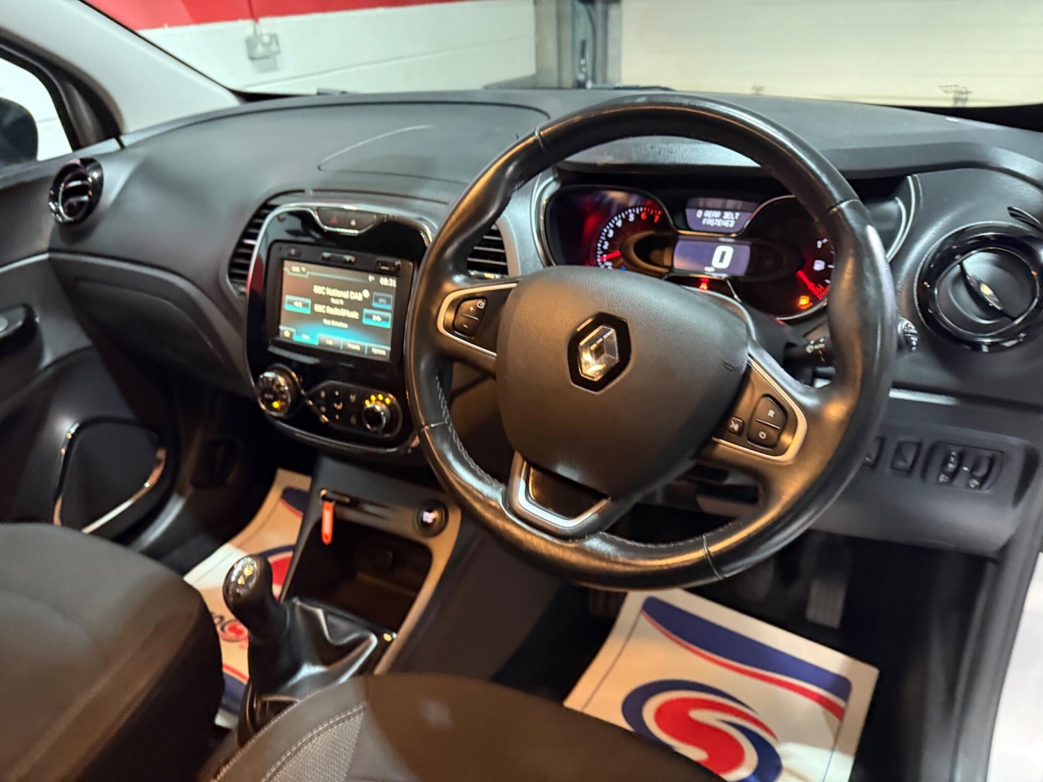 Used Renault Captur for sale - 77612656: Photo 18