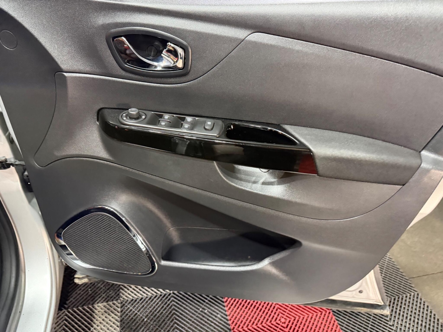 Used Renault Captur for sale - 77612656: Photo 34