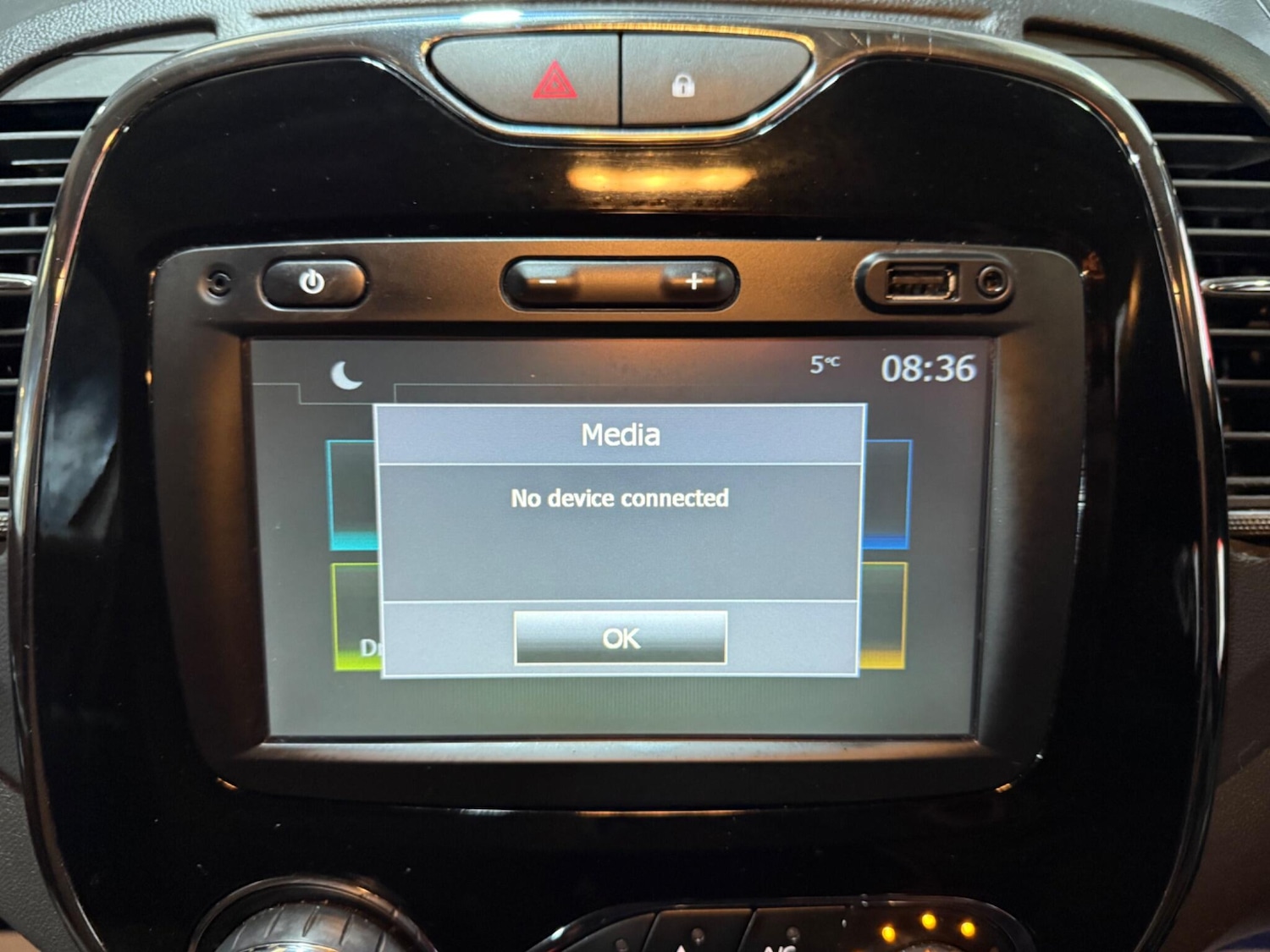 Used Renault Captur for sale - 77612656: Photo 47