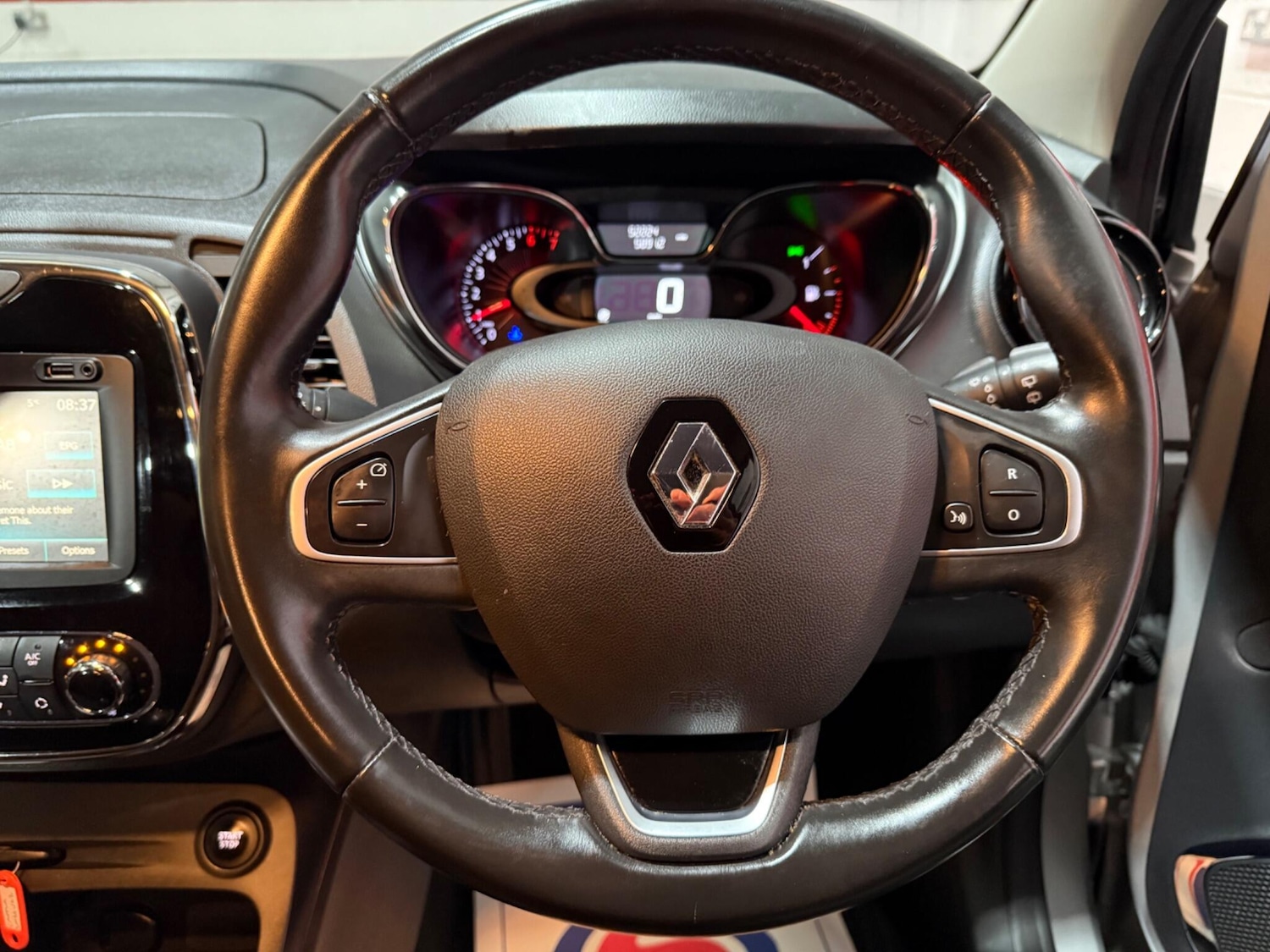 Used Renault Captur for sale - 77612656: Photo 52