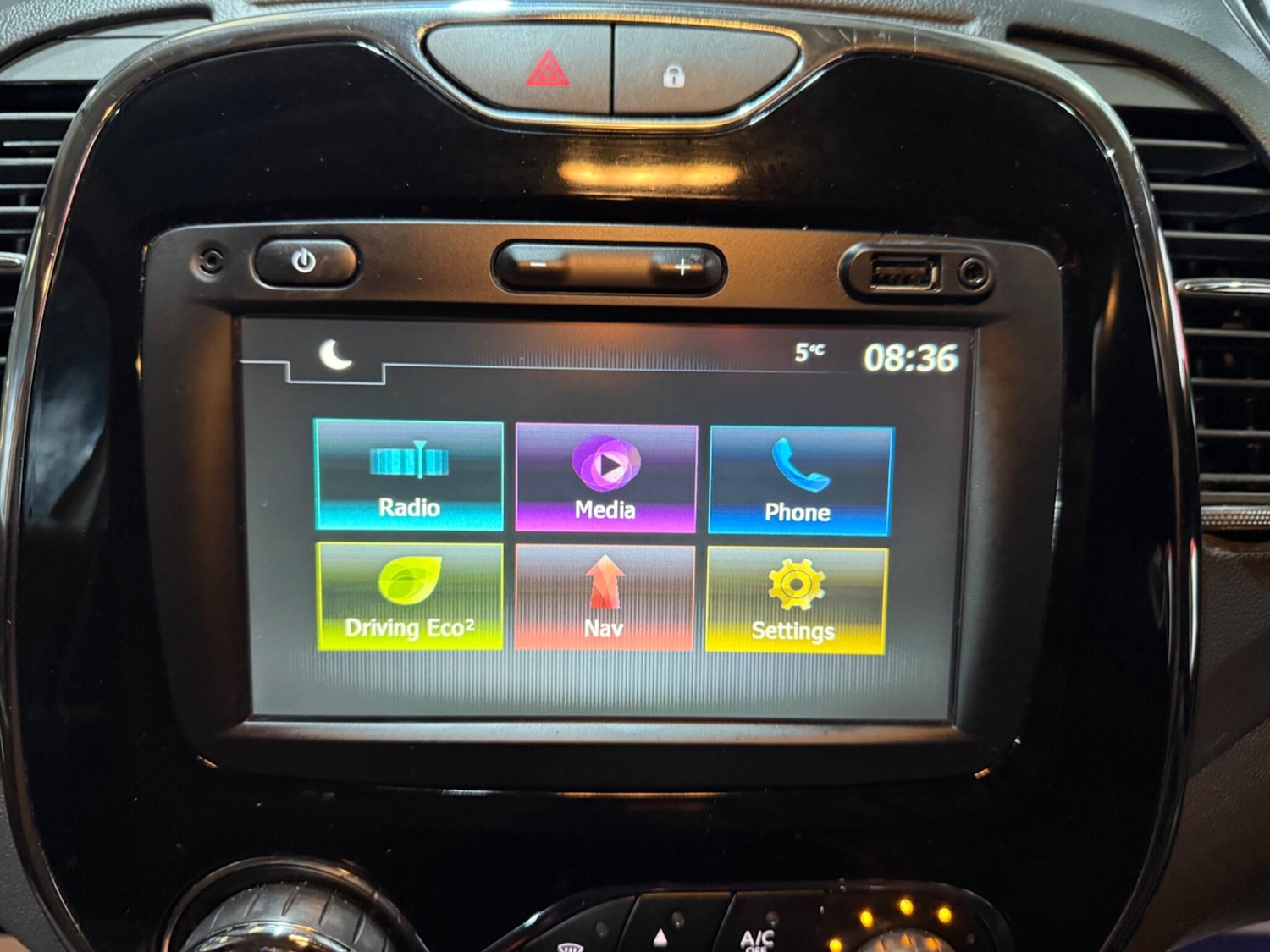 Used Renault Captur for sale - 77612656: Photo 65