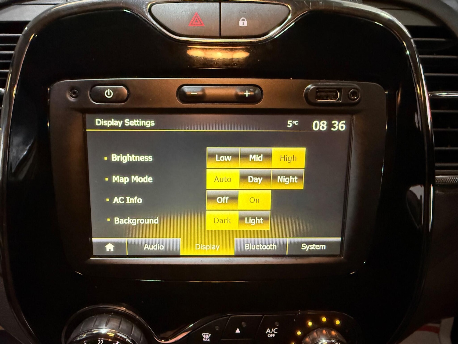 Used Renault Captur for sale - 77612656: Photo 69