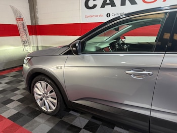Used Vauxhall Grandland X 2020 for sale - 76226218: Photo 2
