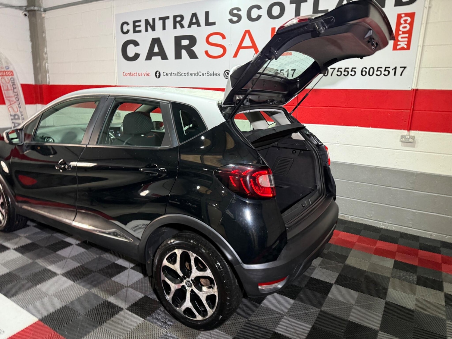 Used Renault Captur 2017 for sale - 76801768: Photo 10