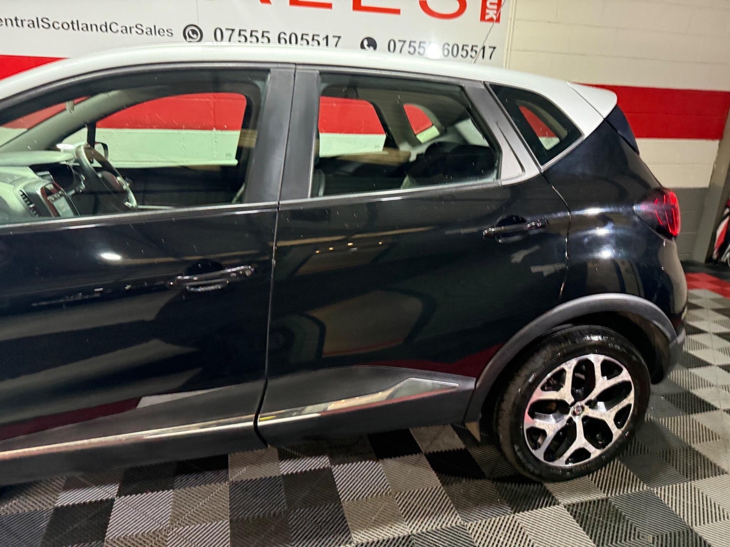 Used Renault Captur 2017 for sale - 76801768: Photo 12