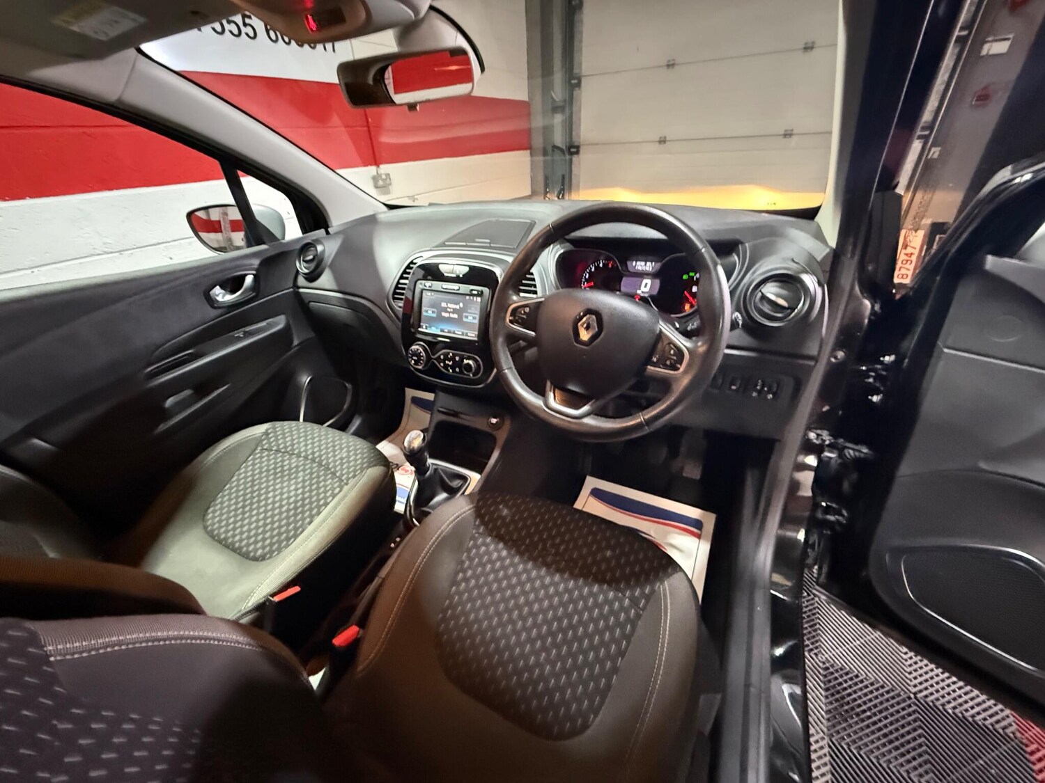 Used Renault Captur 2017 for sale - 76801768: Photo 19