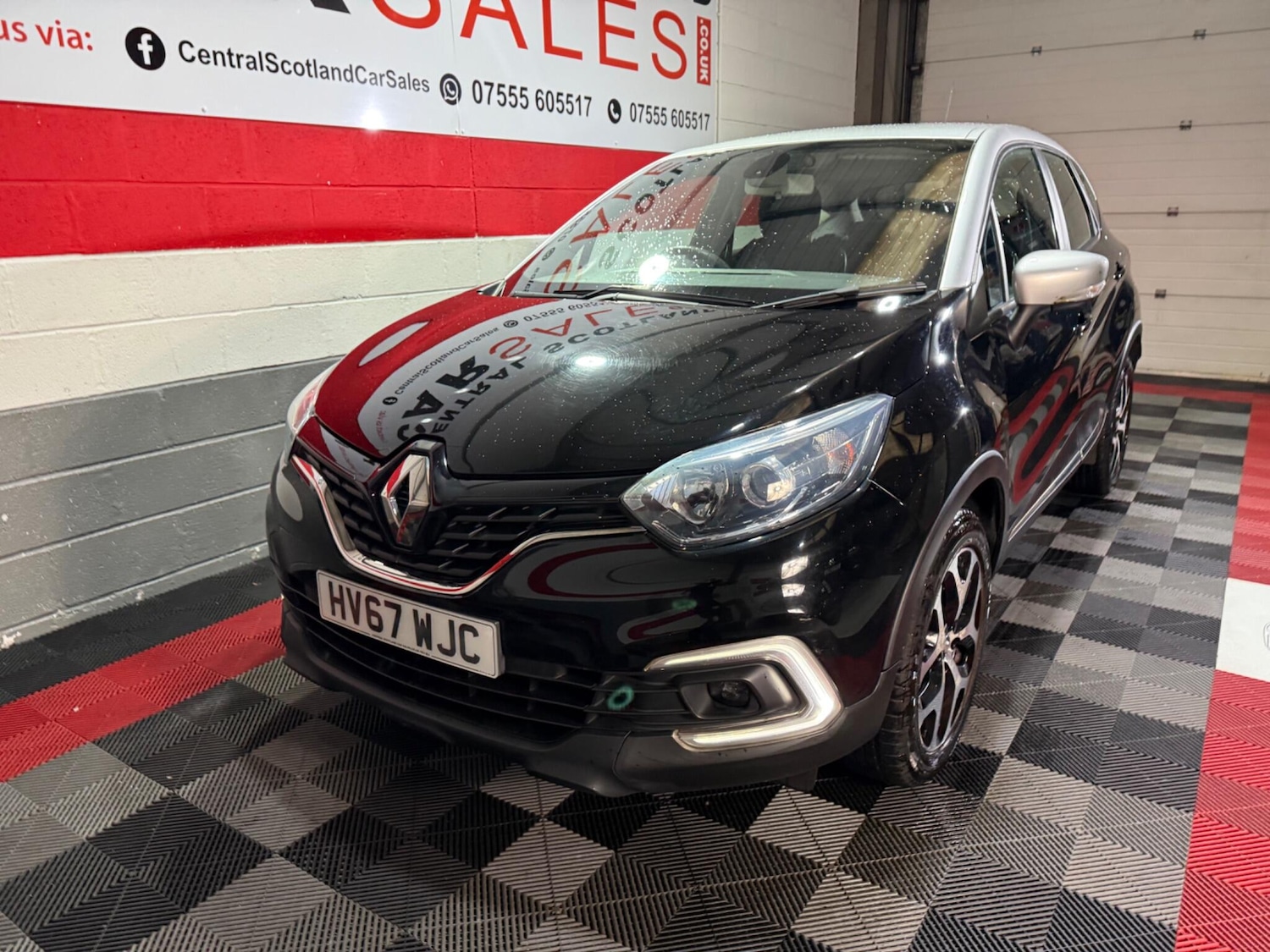 Used Renault Captur 2017 for sale - 76801768: Photo 2