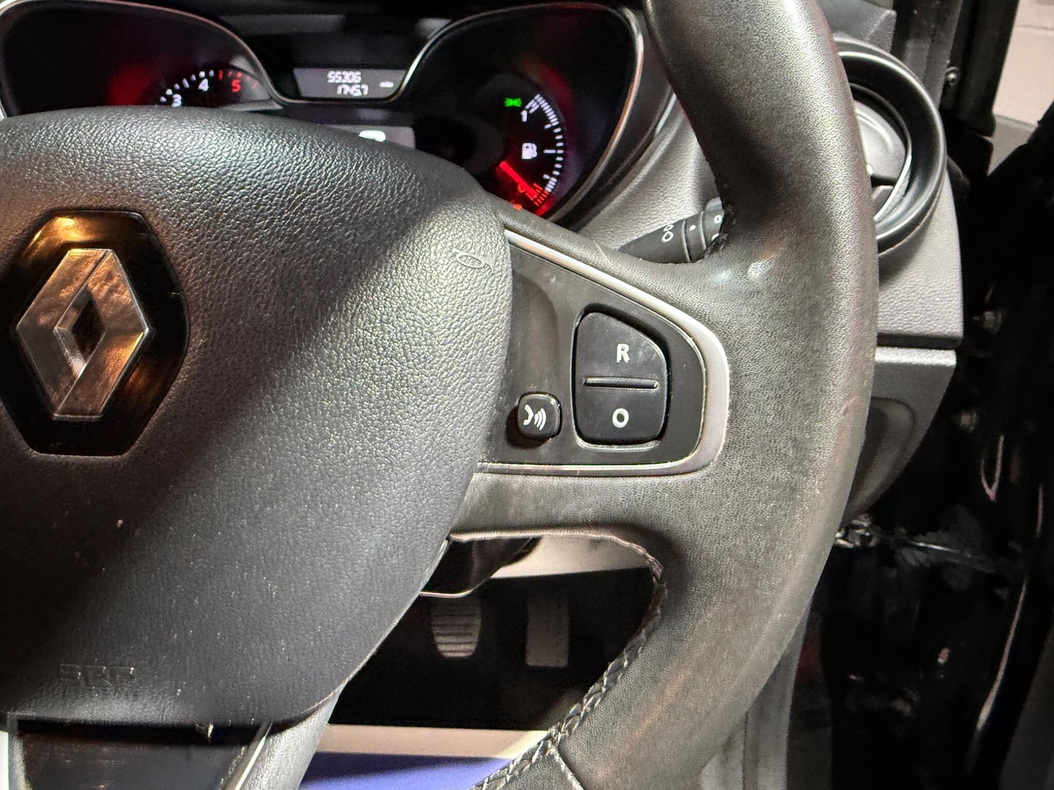 Used Renault Captur 2017 for sale - 76801768: Photo 30