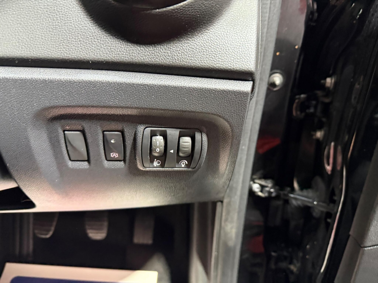 Used Renault Captur 2017 for sale - 76801768: Photo 31