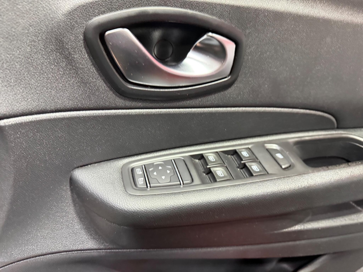 Used Renault Captur 2017 for sale - 76801768: Photo 32