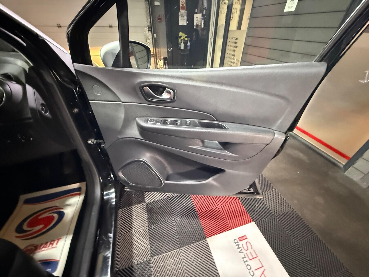 Used Renault Captur 2017 for sale - 76801768: Photo 34