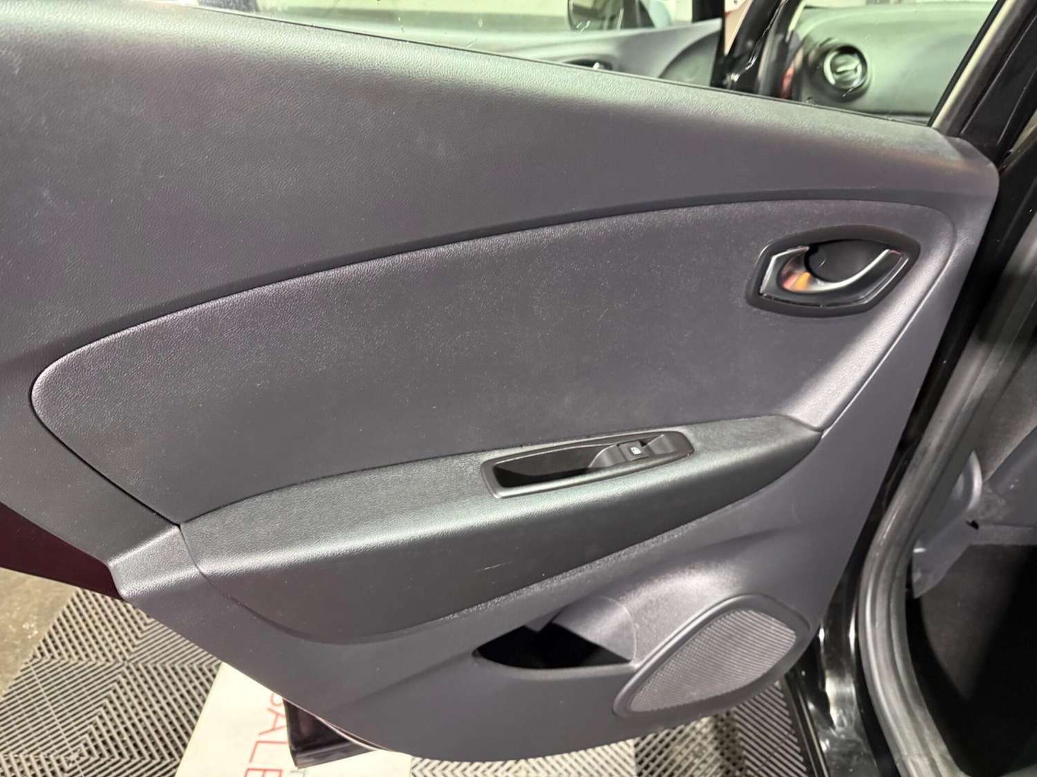 Used Renault Captur 2017 for sale - 76801768: Photo 35