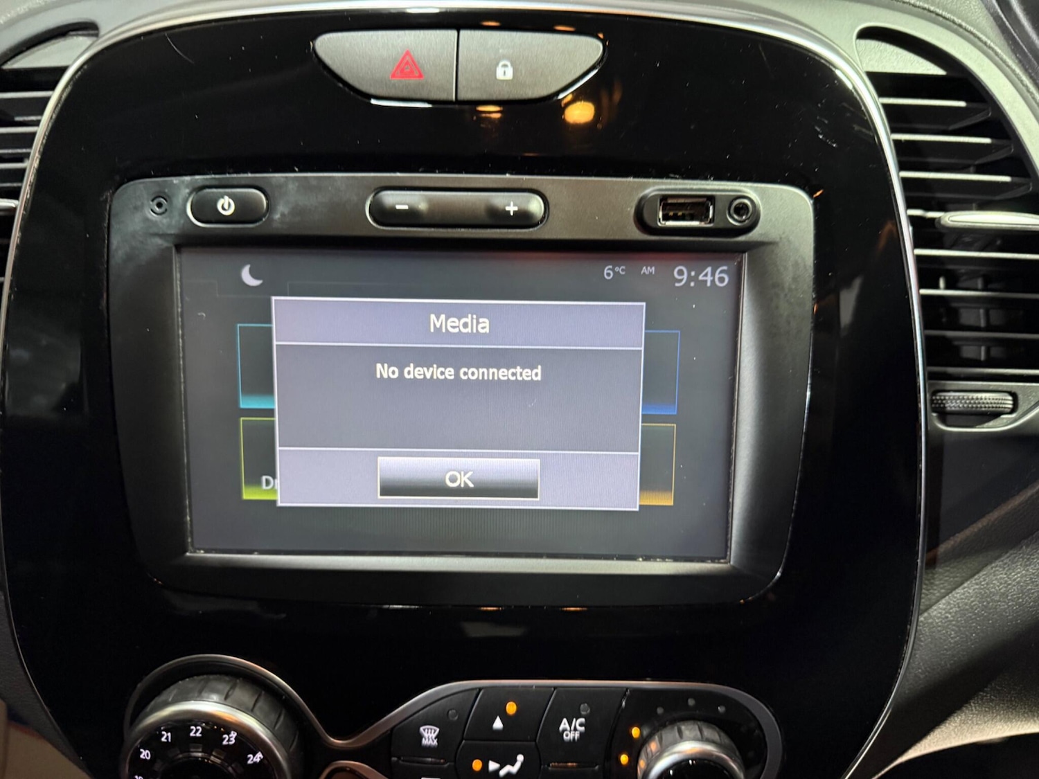 Used Renault Captur 2017 for sale - 76801768: Photo 42