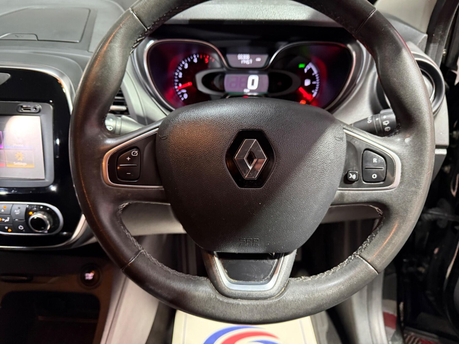 Used Renault Captur 2017 for sale - 76801768: Photo 55