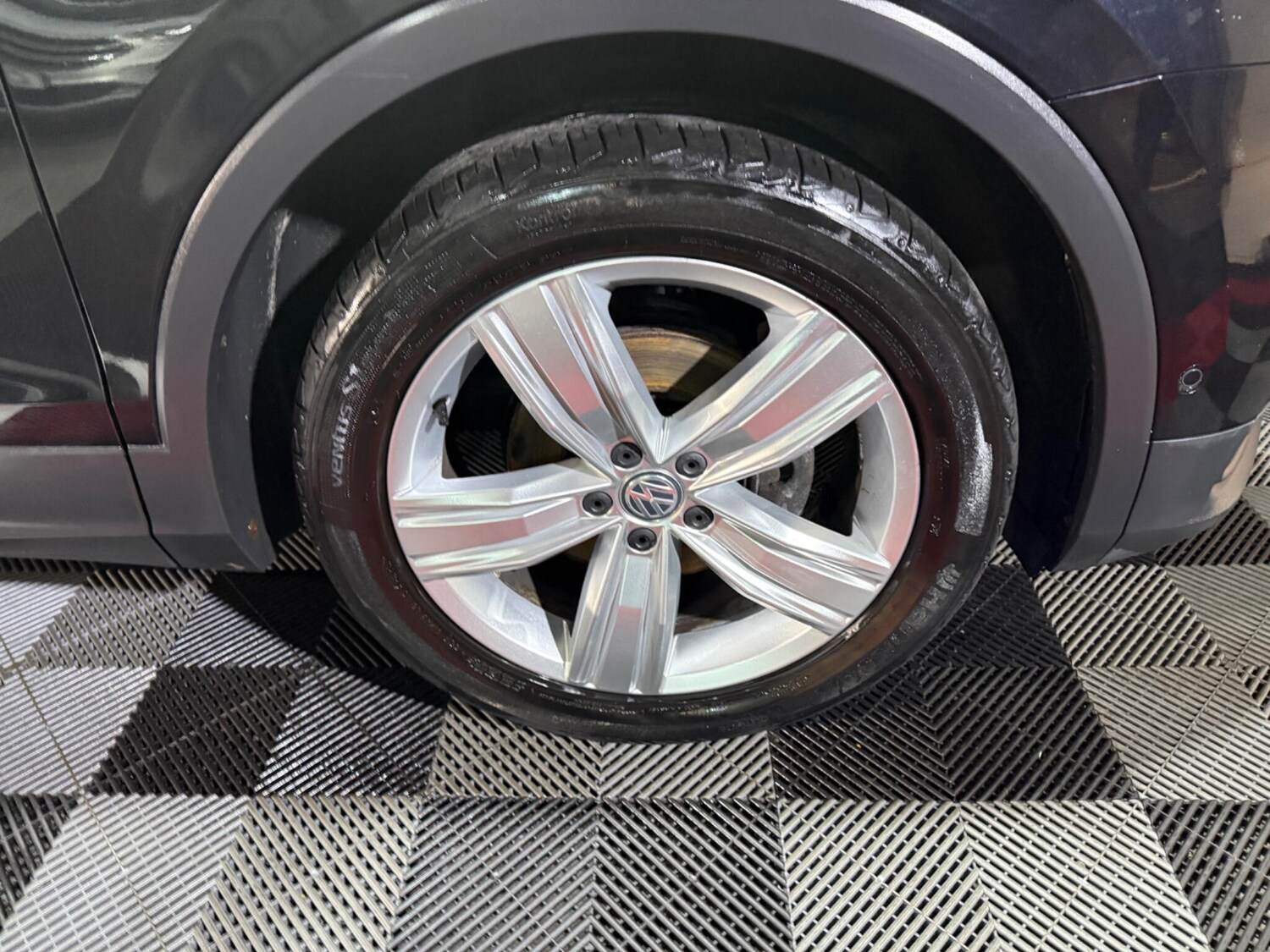 Used Volkswagen Tiguan 2020 for sale - 76283283: Photo 44