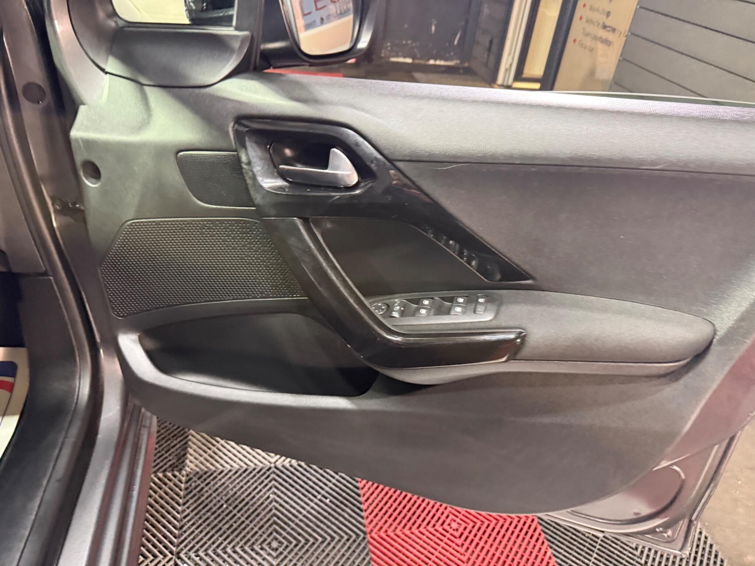 Used Peugeot 208 2019 for sale - 76990628: Photo 32