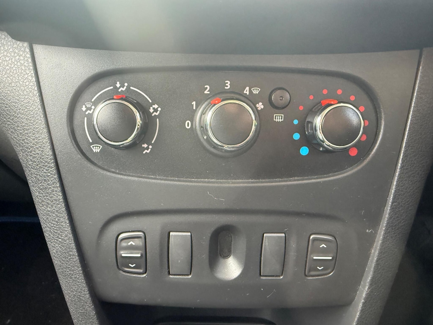 Used Dacia Sandero for sale - 77784174: Photo 9