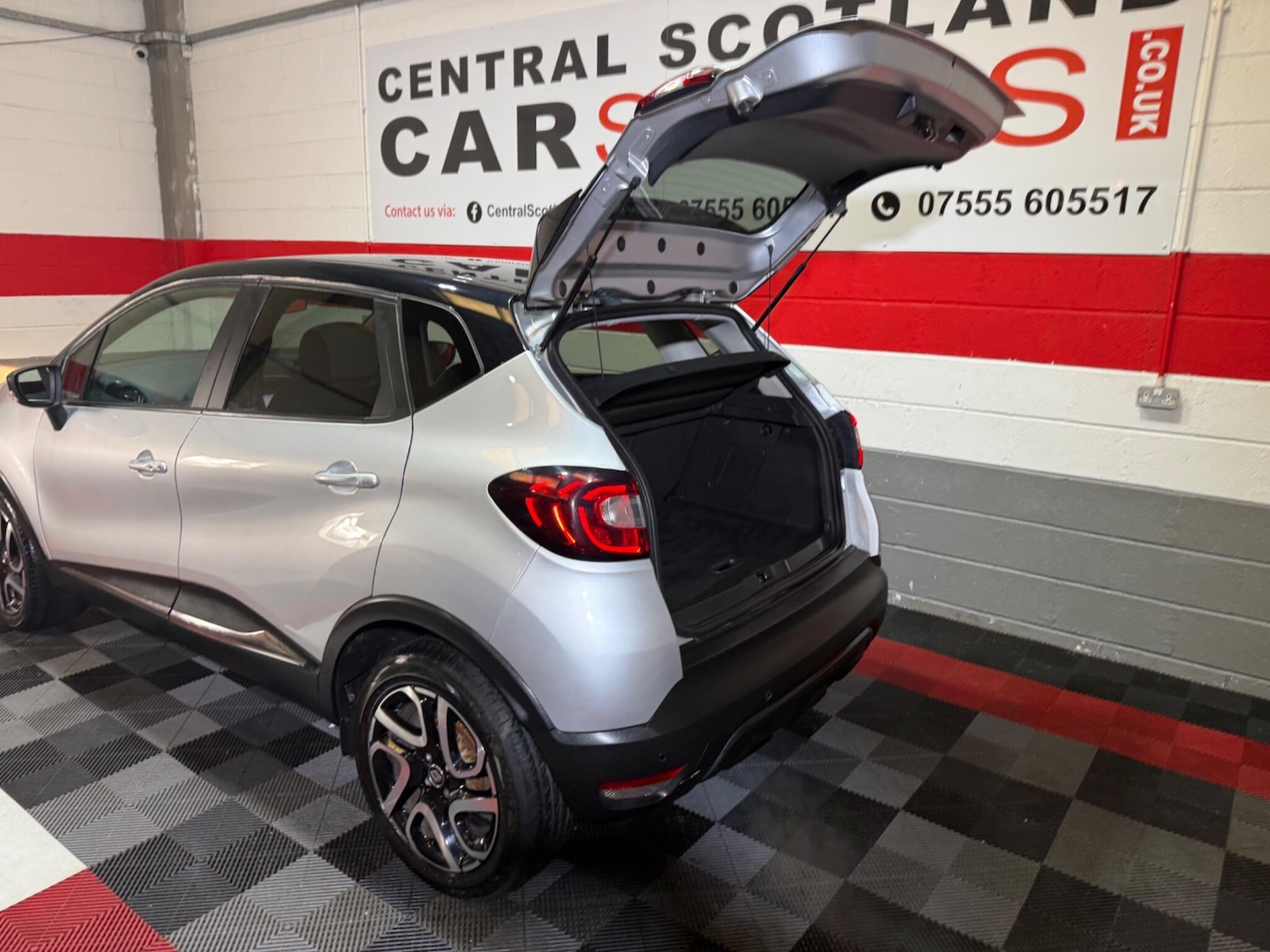 Used Renault Captur for sale - 77853466: Photo 10
