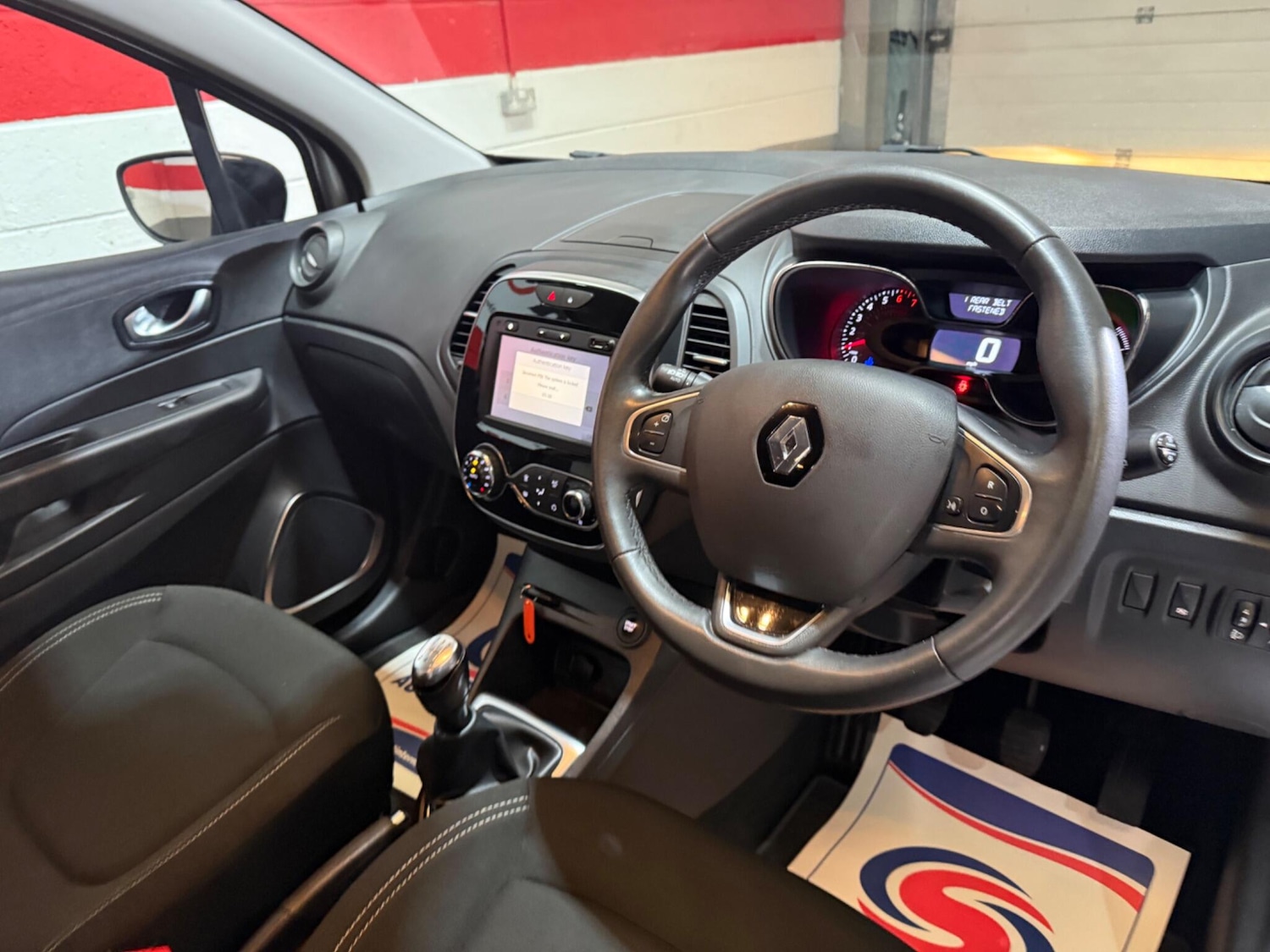 Used Renault Captur for sale - 77853466: Photo 19