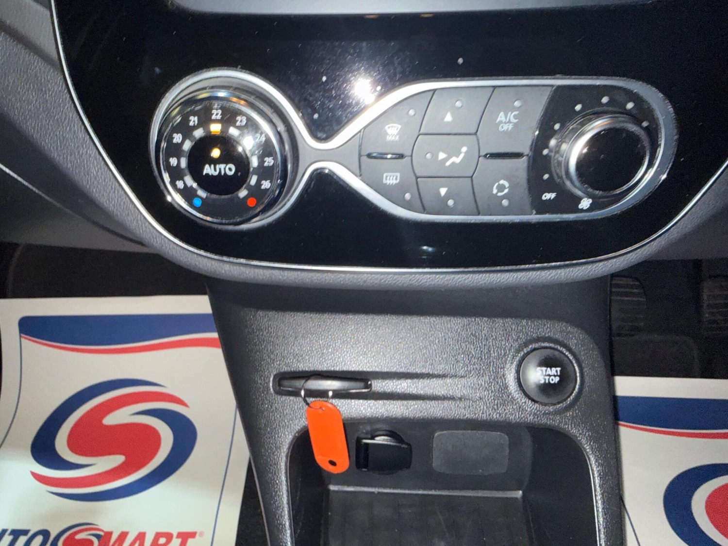 Used Renault Captur for sale - 77853466: Photo 22