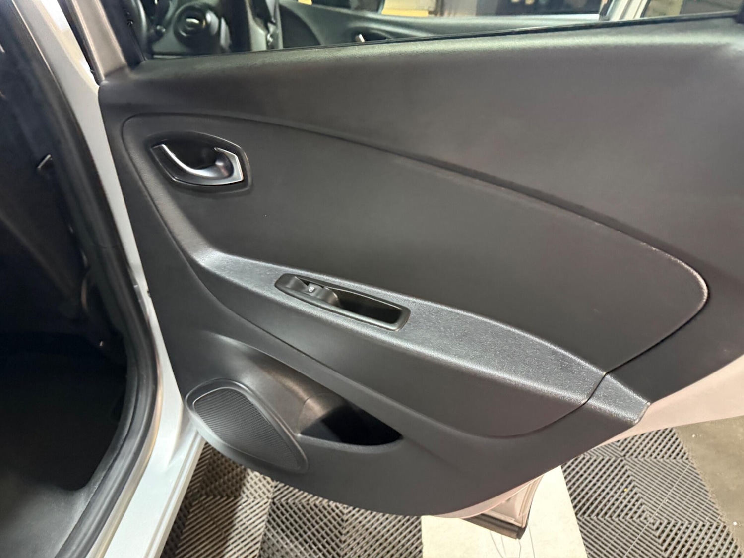 Used Renault Captur for sale - 77853466: Photo 33