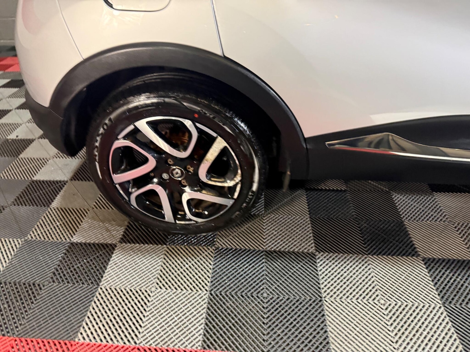 Used Renault Captur for sale - 77853466: Photo 38