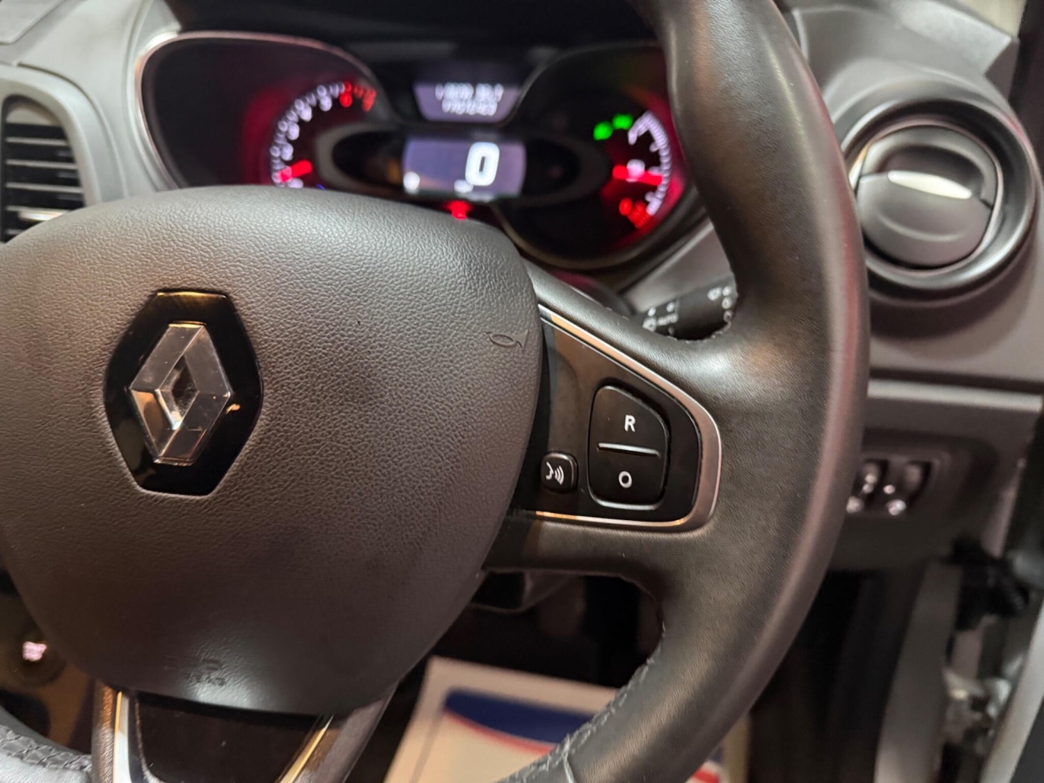 Used Renault Captur for sale - 77853466: Photo 56