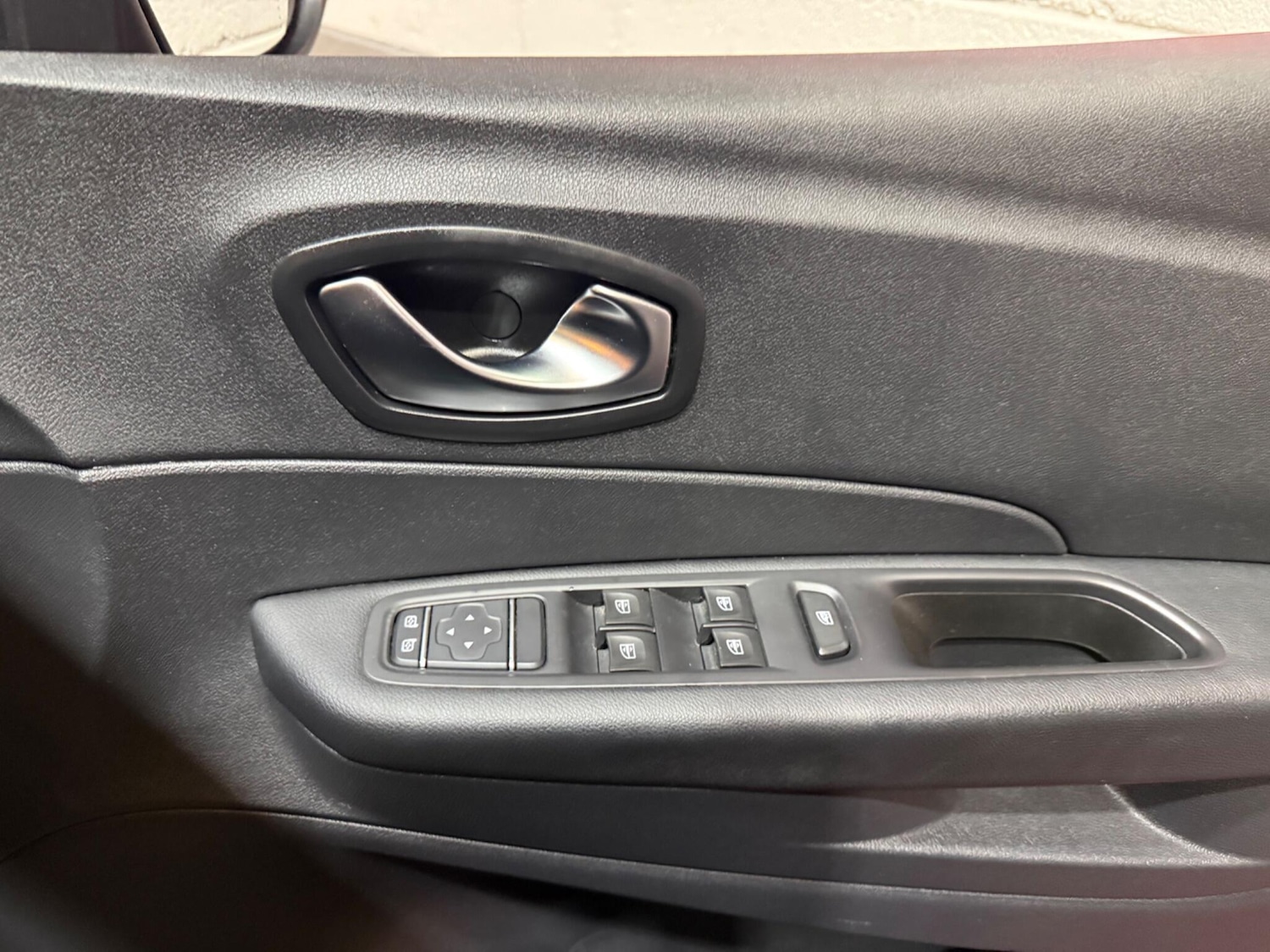 Used Renault Captur for sale - 77853466: Photo 57