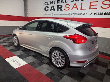 Used Ford Focus 2017 for sale - 77559470: Photo