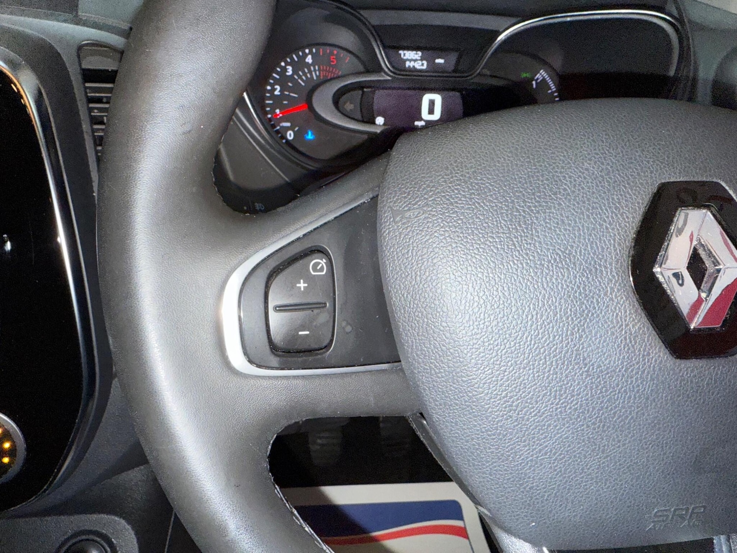 Used Renault Captur 2018 for sale - 76994176: Photo 28