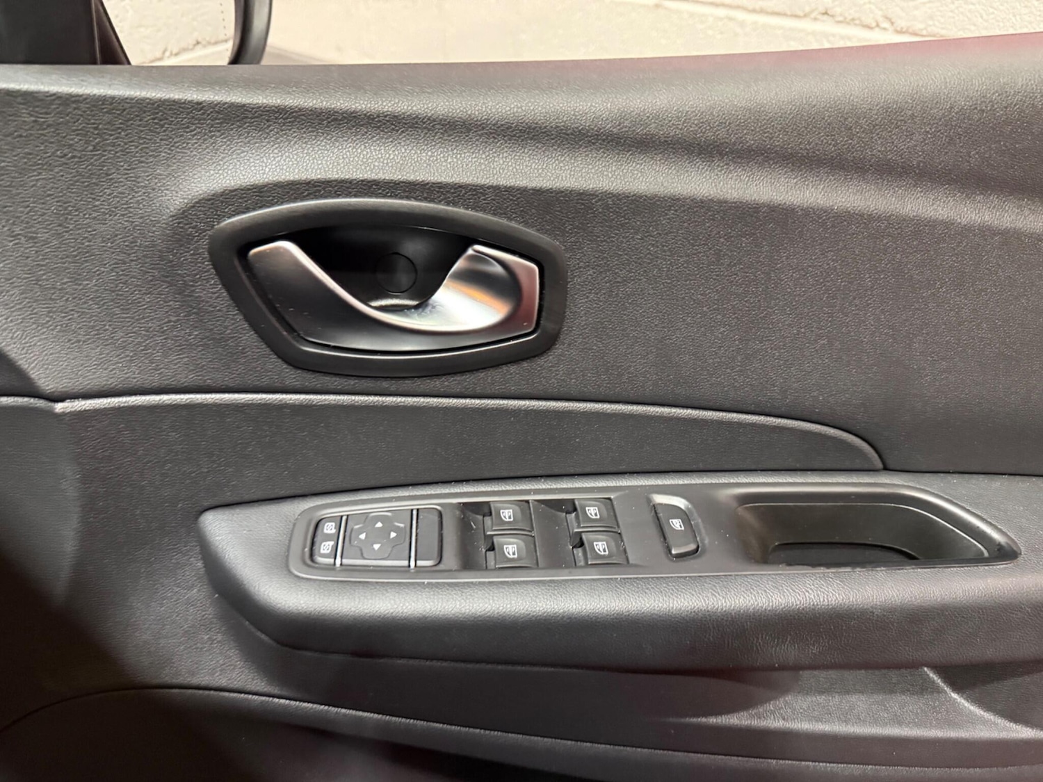 Used Renault Captur 2018 for sale - 76994176: Photo 31