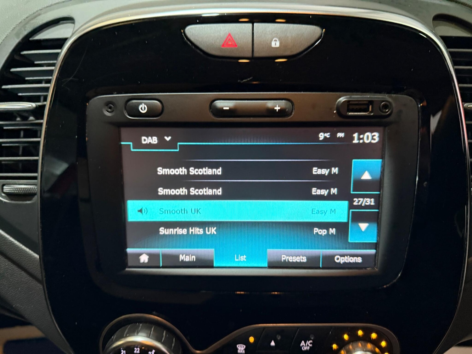 Used Renault Captur 2018 for sale - 76994176: Photo 41