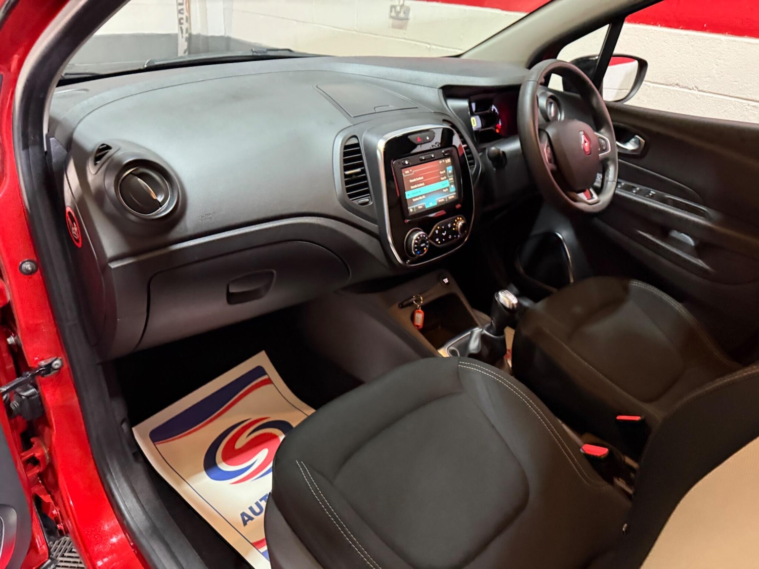 Used Renault Captur 2018 for sale - 76994176: Photo 65