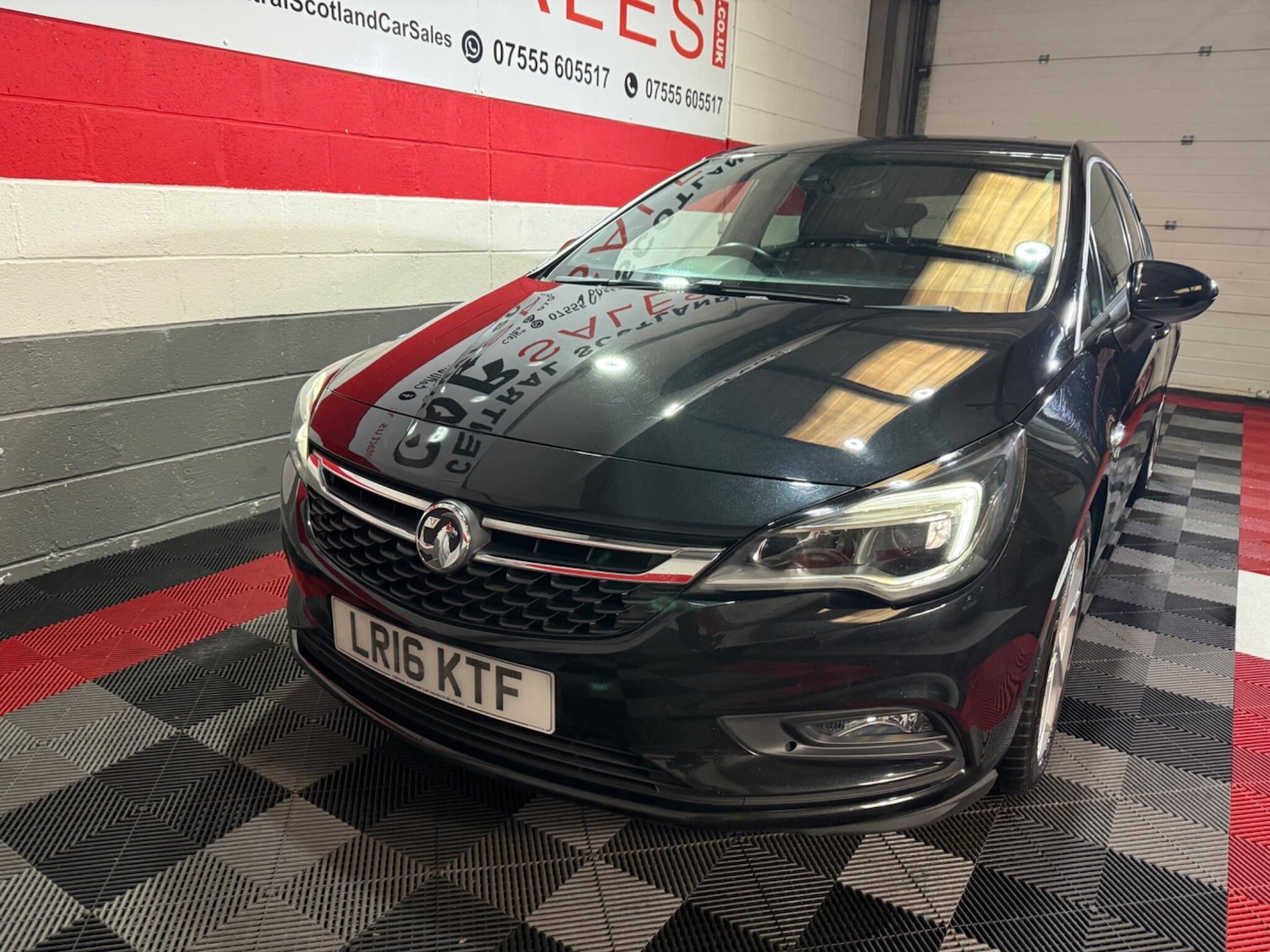 Used Vauxhall Astra 2016 for sale - 76898912: Photo 2