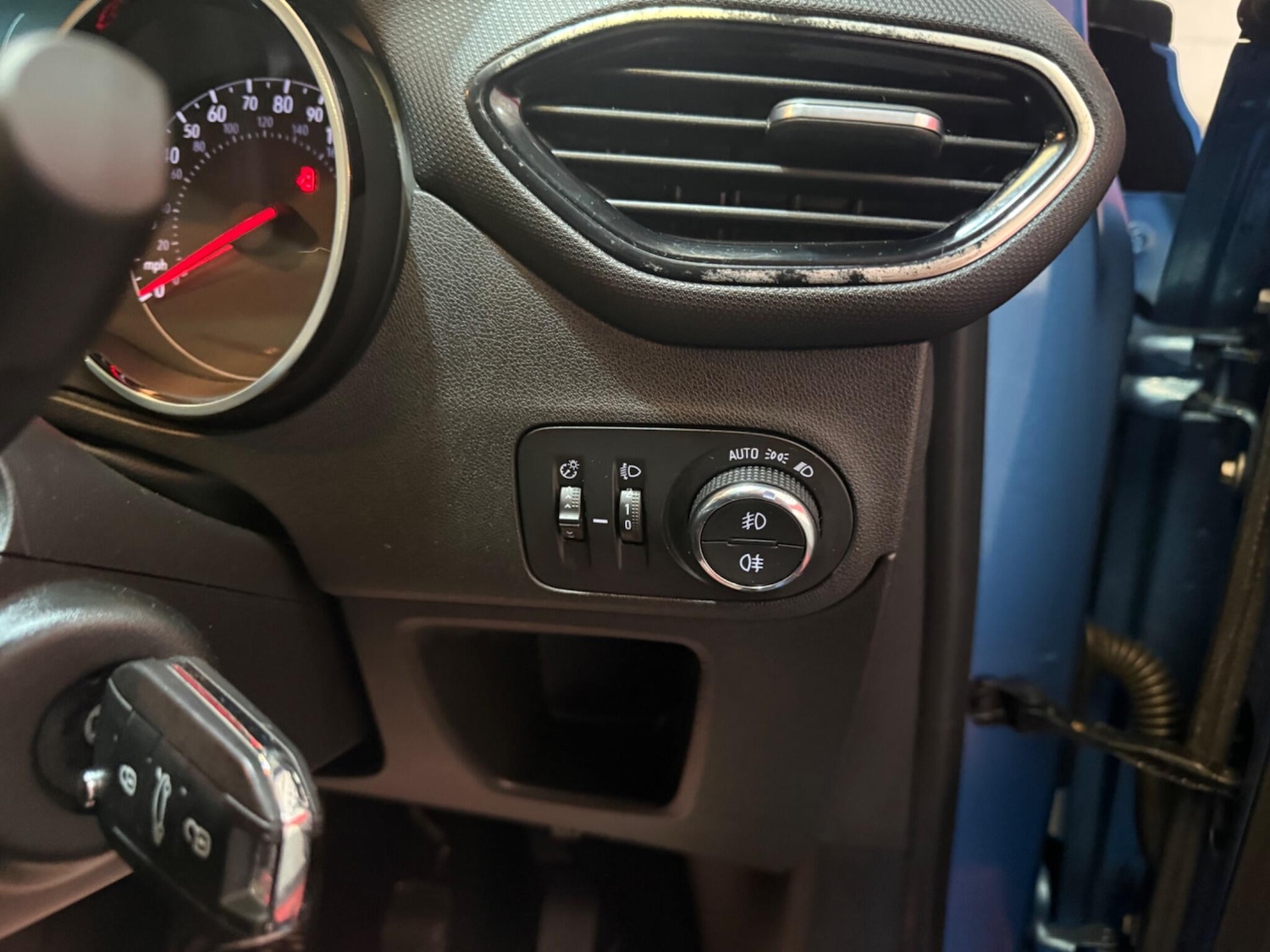 Used Vauxhall Crossland X 2019 for sale - 77892137: Photo 36