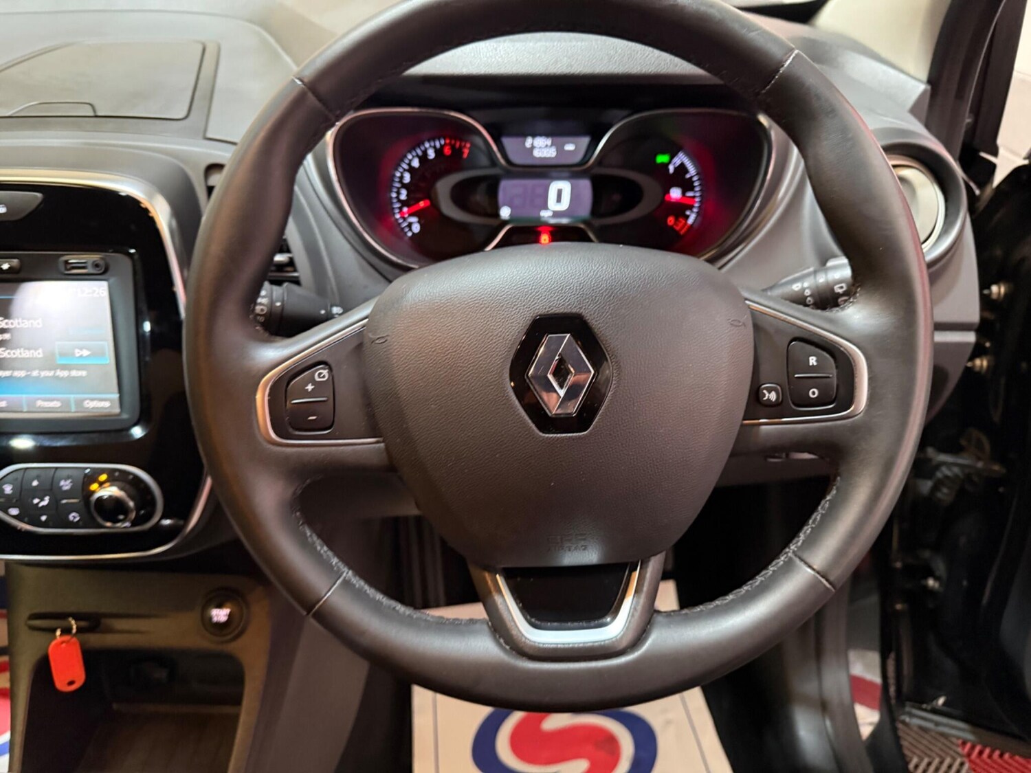 Used Renault Captur 2018 for sale - 77351969: Photo 55